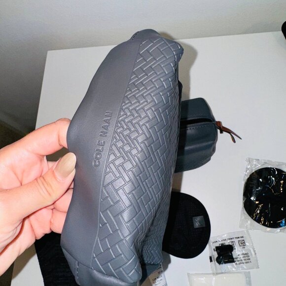 Cole Haan American Airlines Business Class Amenity Kit with Zipper Pouch - Picture 9 of 9